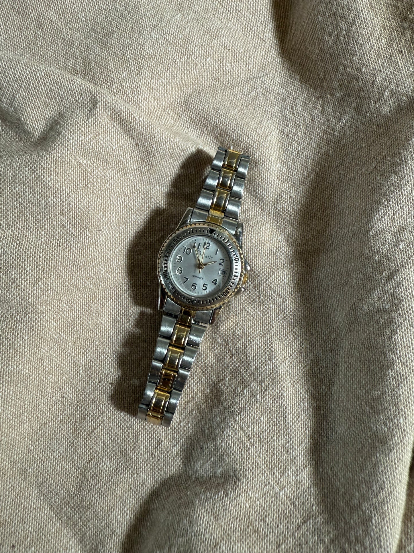 Vintage Details Two Toned Watch