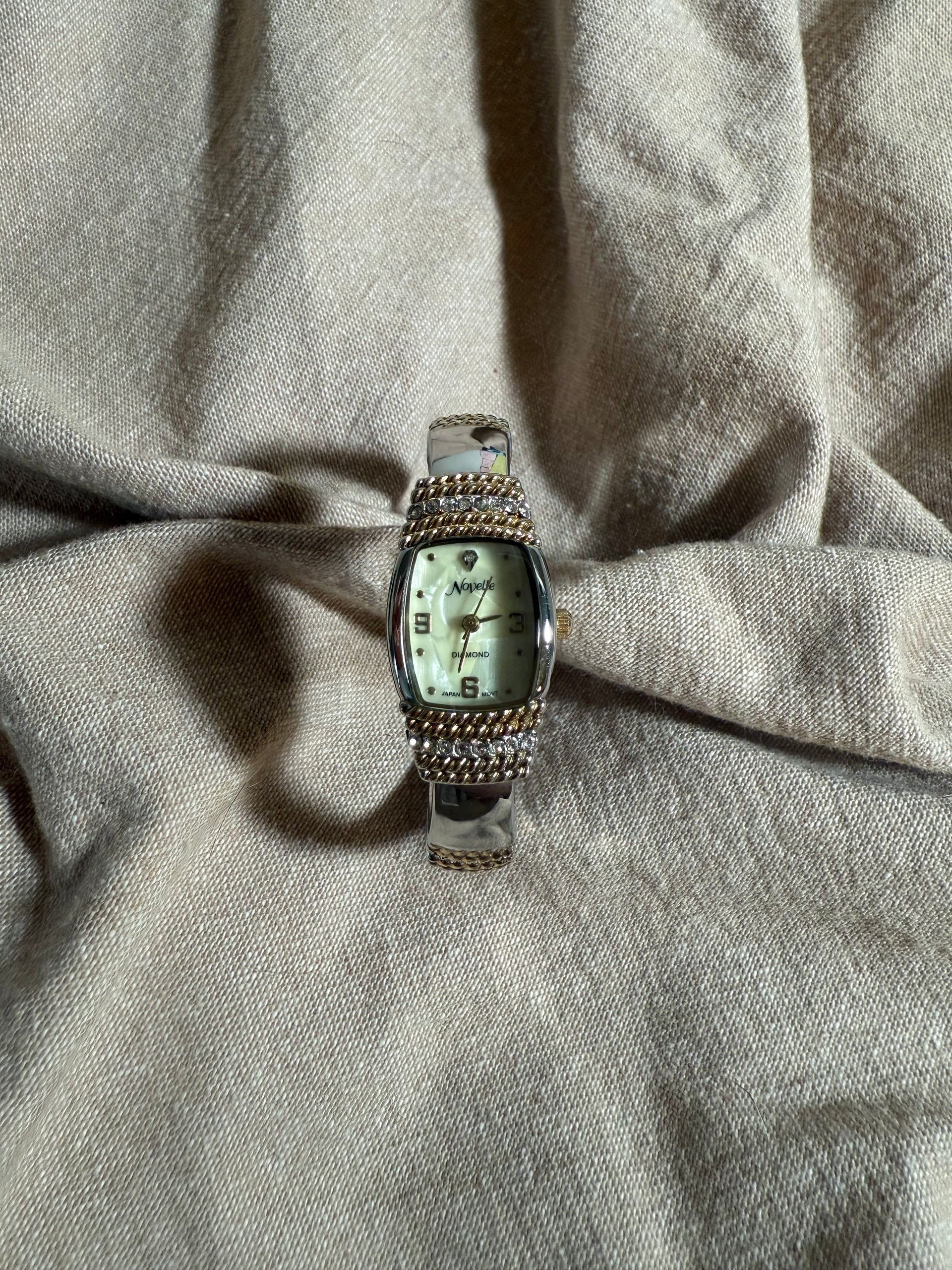 Vintage Novelle Diamond Watch – Guria Vintage display picture 3